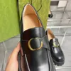 Лучшие дизайнерские туфли женские кроссовки платформы маленькие пчелиные лоферы резиновые черные блестящие кожаные кроссовки с круглой головкой толстая нижняя обувь