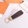 Luxury keychain mens and womens fashion bags hanging buckle Keychain car handmade leather pendant306M