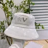 Fashion Bucket Hat Snål brätte Hattar för man Kvinna Klassiska mössor Casquette Svart och vit 2-färgad mössa