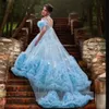 Fantastisk Light Sky Blue Girls Pageant Dresses 2023 Beaded Applicques med Wrap Kids Photoshoot Gown Ruffles Flower Girl Dress for Weddings
