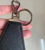 Top Designer Unisexe Black Chain Accessories P Keychains LETTER MODÈNE CORTYCHAIR