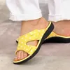 Terlik Sandalyas Kadınlar Yaz Günlük Kama Flip Flops Slayt Ayakkabıları Bayanlar İçin 2023 Polka Dot Tasarımı Kadın Plaj Ayakkabı