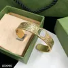 Marca anel designer de moda carta pulseira pulseira para presente feminino personalidade retrô alta qualidade banhado a ouro 18k pulseira aberta joias festa casamento com caixa
