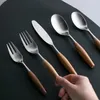 Servis uppsättningar Premium 3/5st 304 Rostfritt stål Western Cutlery Set Trähandtag Middagsgaffel Matt Matte Flatvaror Tabeller