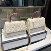 Caviar Luxurys Womens Messenger Bags Check Crossbody Shoulder Bags Gold Letter Handväskor Purs med ruta 22cm 25 cm