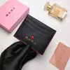 Designer-Kartenpaket Damen- und Herrenkarten-MIU-Halter Rotes Herz Geldbörsen Geldbörsen Luxus-Vintage-Geldbörsen Ledergroßhandel Inhaber Münzen Schlüsselbeutel Taschen Haben eine Box