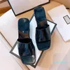 Plataformas de chinelos de plataforma designer sandálias de salto baixo transparente pvc feminino de moda transparente de pé aberto de lazer de lazer