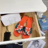 2023 Tasarımcı terlik Kadın Düz Sandalet Slaytlar Katır Ayakkabı Lüks Markalar Ayakkabı Kadın Bayanlar Yaz Parmak Arası Terlik Terlik Moda Miller 6 renk