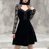 캐주얼 드레스 섹시한 여자 고딕 드레스 긴 슬리브 원근 중공 레이스 블랙 패치 워크 펑크 이브닝 파티 미니 팜므 로브#g3