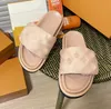 Designer CUSCINO COMFORT MULES Uomo Slide Pantofole da donna Infradito da piscina in rilievo Bagno da spiaggia Pantofole piatte da donna di lusso sandali