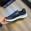 P24/6MODEL Lätt grå modedesigner män casual skor Ny vårtrend män sneakers all-match elever mens casual lägenheter