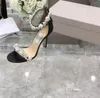 2023 Italie Londres sandale avec fausses perles Escarpins Glitter Sandales pour femmes Chaussures Cristal Perle Sangle Parfaite Robe De Mariée De Mariée Bout Pointu Talons Hauts Dame De Luxe