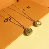 Squisite collane a doppia faccia intarsiate con diamanti da donna Collana placcata in oro 18 carati di lusso di moda progettata per le donne a catena lunga Regalo di gioielli di design popolare