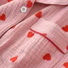 Vêtements de nuit pour femmes Printemps Dames Pyjamas Ensemble Coeur Imprimé Crêpe Coton Double couche Gaze Col Rabattu Pantalon À Manches Longues Vêtements De Ménage 230316