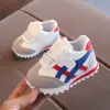 Sapatos de bebê infantis com fundo macio para bebês de anos de idade Tênis casual listrado antiderrapante Tênis de corrida