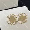 Luxury Letter Designer Stud Gold Hoop Earrings Designer för kvinnliga smyckenälskare Gift Party Bröllopsengagemang med låda