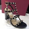 2023 Brand Ladies Leather Stud Sandals Platform Sandaler High Heel Stud Shoes äkta läder damer Sexiga festskor 9,5 cm