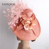 Chapéus de aba mesquinha elegantes roxos e vermelhos penas fascinator casamento nupcial hairclip chapéu para festa coquetel headpiece senhora padrão floral headwear 230316