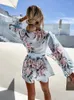 Женские спортивные костюмы модный принт v Nece Tie Fenternement Funterne Lake Two Piece Sets Casual Top Shorts Праздничные костюмы Женщины 2023 Летний шифон