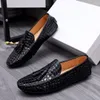 2023 Scarpe eleganti da uomo Fashion Business Casual Designer Mocassini da uomo Classic Slip-on Wedding Working Flats Taglia 38-44