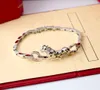 panthere Bracciale per donna designer diamante Smeraldo placcato oro 18K T0P qualità riproduzioni ufficiali moda lusso stile classico regalo squisito 021