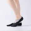 Chaussettes de sport Chaussettes de danse de ballet antidérapantes pour femmes Chaussettes de yoga en silicone pour dames à bretelles croisées