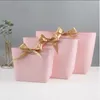 Present Wrap 50st Paper Bags Party Wedding Present Wrapping With Tecken Shopping Packaging Cosmetic Makeup Smycken Tote Sack Ribbon Bow 230316