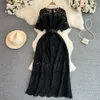 2023 Summer Premium Retro klänning Kort ärm Runda nacken Slim Hollow Lace Dress Elegant Long Dress