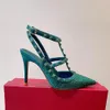 Rhinestone utsmyckad ankel-rem Stiletto klänningskor pumpar för kvinnors lyxiga designers satin sandaler bucklade rem 10 cm hög klackparti bröllopssko35-43