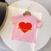 barn skjorta barn thirt småbarn tee pojke flicka kort ärm för barn designer t shirt baby clothe lyx varumärke sommartröjor svarta vita bokstäver hjärtformade 8 stilar