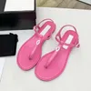 Luxe sandalen ontwerper Flat Heel Shoes Women T-String Foot Flip Flops Fashion Party Slippers Maat 35-41 met doos