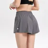 LL-1838 Womens Yoga Outfits 하이 웨이스트 운동 휘트니스웨어 반바지 바지 소녀 러닝 탄성 숏 팬츠 치어 리더 라이크라 스포츠웨어 방지 옷장 Culotte