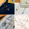 Never Fade Designers Necklace Pendant Necklaces Luxury Clover Love Diamond Copper Fashion Brand Women Crystal Necklaces Wedding Party Jewerlry Gifts