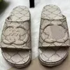 Designer Slifors Donne Sandali di fondo spessa Sandals in modo ricamato CAMPA CAMPA PIATTAFORMA CAMPARE PER PATTRAFFERA SAMINE DELLA SADALE MIDELLE BAGNO MIDOLE