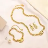 18K Altın Kaplama Saplama Küpe Lüks Marka Tasarımcıları Mektup Moda Kadınlar Paslanmaz Çelik Pırlanta Küpe Düğün Mücevher Hediyesi