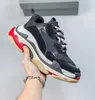 Designer Triple S Sapatos de plataforma branca Black Paris 17FW Sapatos de moda Pai tênis para homens mulheres escuras cinza laranja chaque casual Daddy Shoessize 35-45