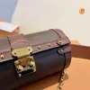 حقيبة حمل Women Wallet Backpack Backury Budcury Protections Fashion Classic Letter Chains Losttlebag Ins