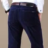 Męskie spodnie Mężczyźni Vintage Winter Corduroy Szczupły 6 Kolor swobodny garnitur Spodnie Modna marka Business Ubrania dżins