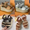 Vrouwen Stro Schoenen Big Size Vrouwen Wedge Sandalen Open Teen Goud Kleur Wedge Schoenen Mode Gesp Sandaal Stro Bodem pompen Dame 35-41 Met Doos NO378