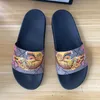 Designer Slides Herr Dam Tofflor Sommar Sandaler Strand Slide Platt plattform Dam Sandali Badrum Hem Skor Flip Flops Randig Causal Tofflor