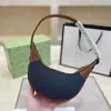 2023 Boutique Women's One Shoulder Underarm Bag Designer's Curved Moon Handbag Mini Fashion Shopping Plånbok Läder Print dragkedja Stängning