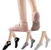 Home Schuhe Frauen Yoga Socken Silikon Pilates Barre Socken Fitness Sport Socke Sport Tanz Hausschuhe mit Griffen für Frauen Mädchen