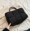 Designer-Luxury Bottegss Venetss Arco Evening Bags Online Store Portable 2023 Women's Lamb Wool Woven Underarm Fashion Plush Large Capa With Logo 3K58