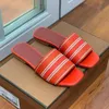 Yeni Şerit dokuma terlikler Plaj terlikleri Romalı Terlikler odunsu Sandaletler Rahat dış mekan Slayt Yaz Geniş Düz Bayan Kanvas Sandaletler lüks tasarımcılar Terlik