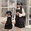 Familjsmatchande kläder Fashion Family Mum and Me klär Fall Family Matching Outfit Clothing Black Dresses For Mother and Daughter Girls White Shirt 230316