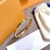 Pulseira de aço de ouro prateado pulseiras pingentes designer luxo nunca designer designer feminino pulgle de luxo jóias de jóias de ouro rosa aço inoxidável presente