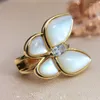 Серьги Серьги милый ушной иглы с серьгами мода микромозаика топ CZ White Natural Shell Butterfly для женщин роскошные украшения