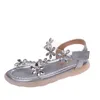 Sandaler Baby Girl Sandals Crystal Bling Diamond Flower Princess Dance Shoes Summer Small Big Kids Party Shoes1-3-4-6-7-12 år gammal 230317