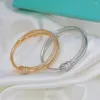 Brazalete de diseñador de moda, pulsera con nudo, accesorios de bola preciosos de lujo para mujer, regalo exquisito brillante de circón, Material de cobre para novias