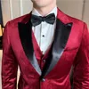 Ternos masculinos Vinho preto Terno de veludo vermelho para homens Shawl Groom Groom Tuxedos Burgondy Mens Wedding Slim Fit Party Male Q656